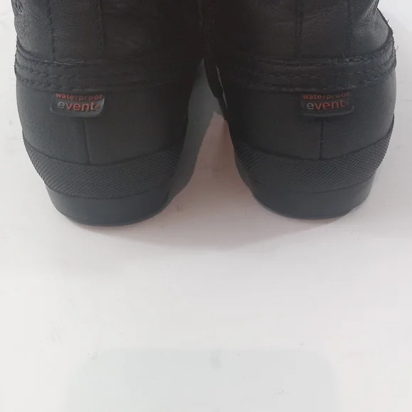 UGG leather waterproof boots - size 7 US - Picture 11 of 12